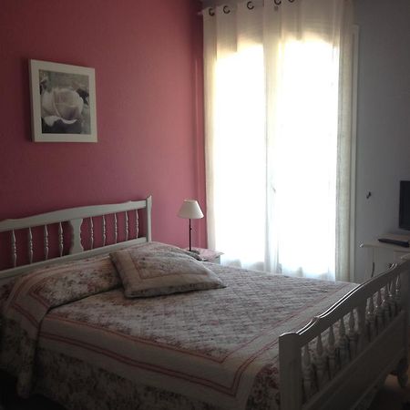 Logis Du Comte Bed & Breakfast ซูซ-ลา-รุส ภายนอก รูปภาพ